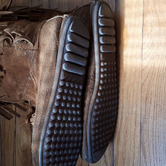 Minnetonka Moccasins Woodstock Chestnut Boots - Picture 8 of 11
